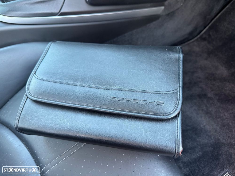 Porsche 911 (997) Carrera 4 S - 28