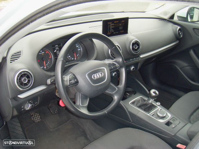 Audi A3 Limousine 1.6 TDI Business Line Attraction Ultra - 11