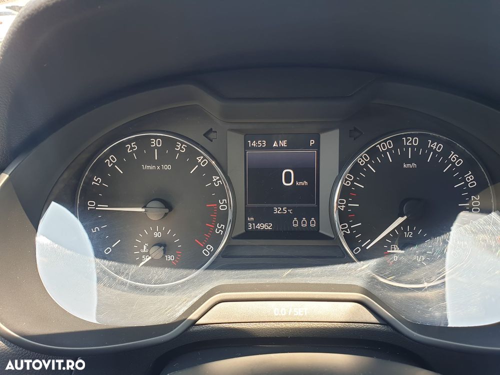 Skoda Octavia 1.6 TDI DSG Style - 37