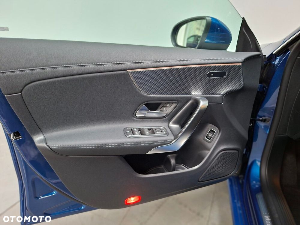 Mercedes-Benz CLA - 13