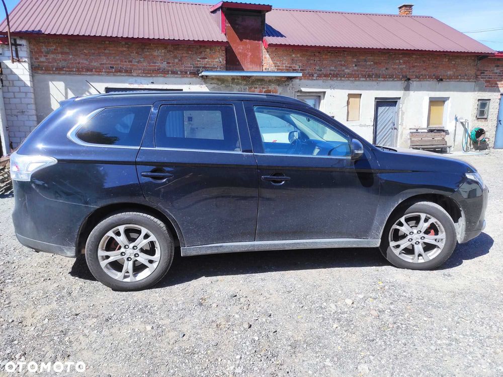 Mitsubishi Outlander - 3