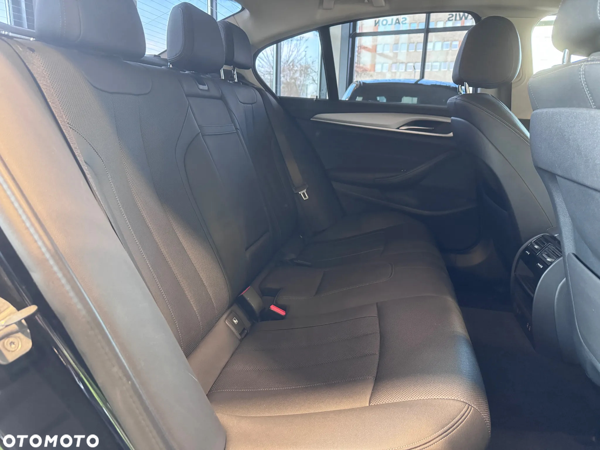 BMW Seria 5 520d xDrive - 18