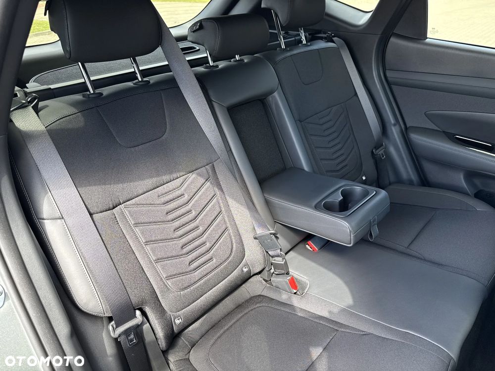 Hyundai Tucson 1.6 T-GDi HEV Smart Black 2WD - 27
