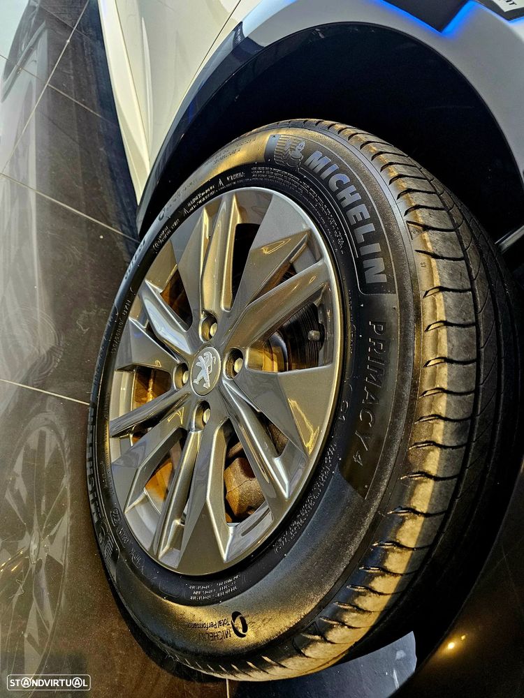 Peugeot e-208 Active Pack - 32