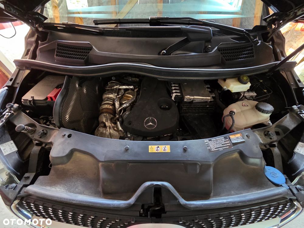 Mercedes-Benz Klasa V 300 d 4-Matic 9G-Tronic - 13