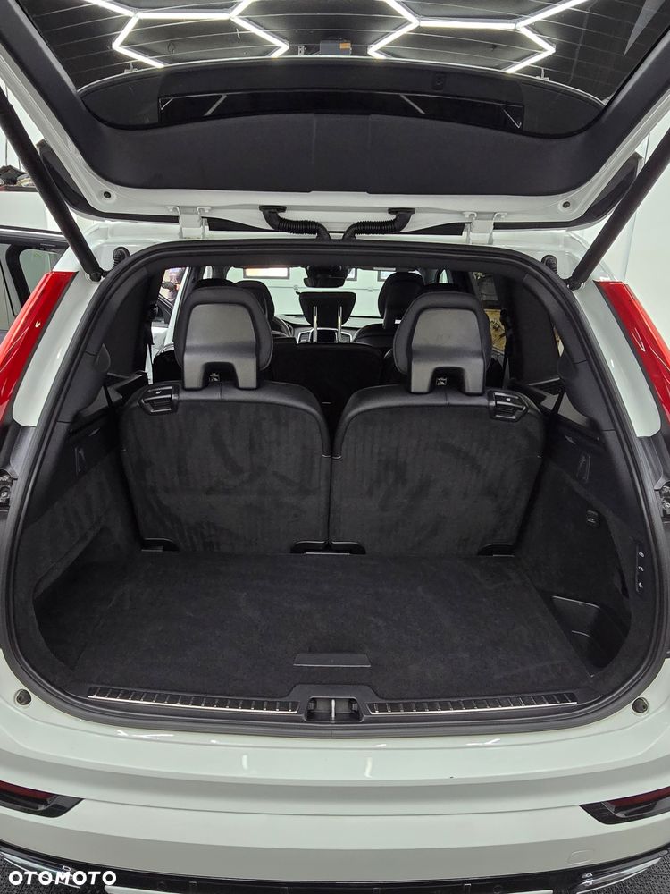 Volvo XC 90 D5 AWD R-Design 7os - 12