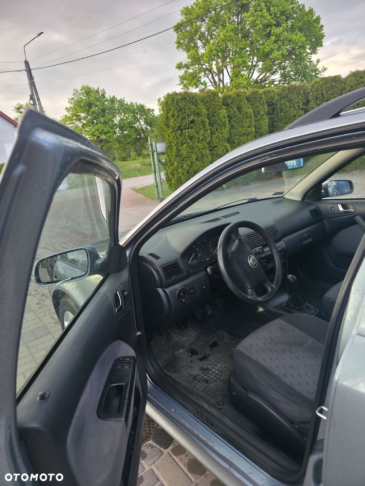 Skoda Octavia 1.6 Combi - 7