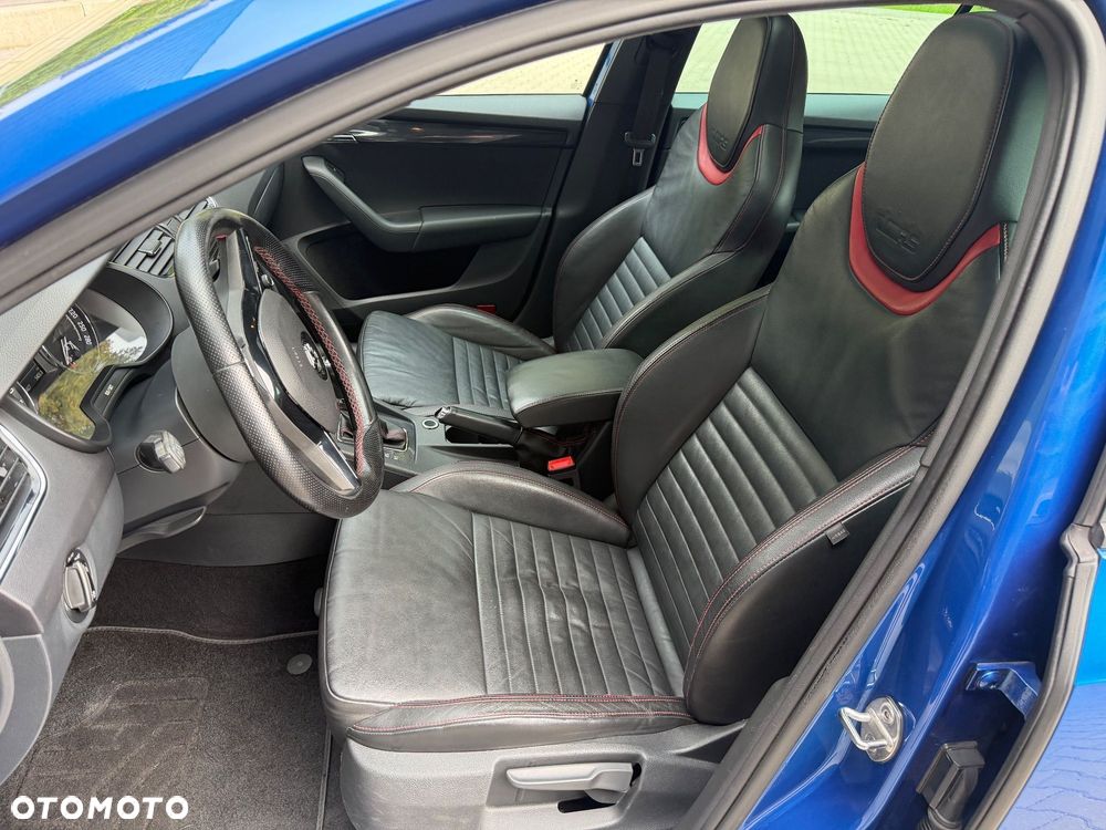 Skoda Octavia 2.0 TDI DSG RS - 18