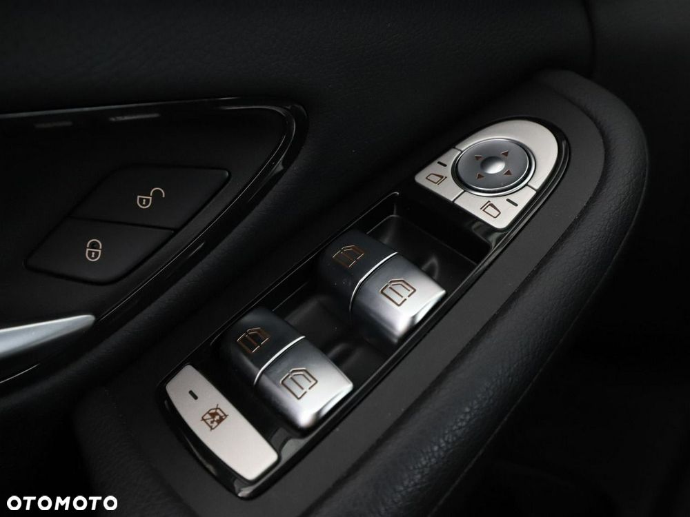 Mercedes-Benz Klasa C 300 de 9G-TRONIC Avantgarde - 38