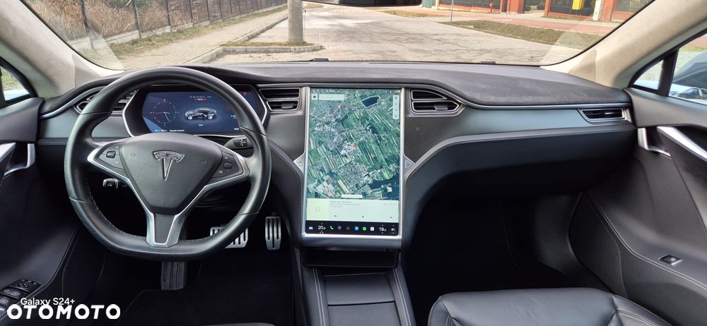 Tesla Model S - 22
