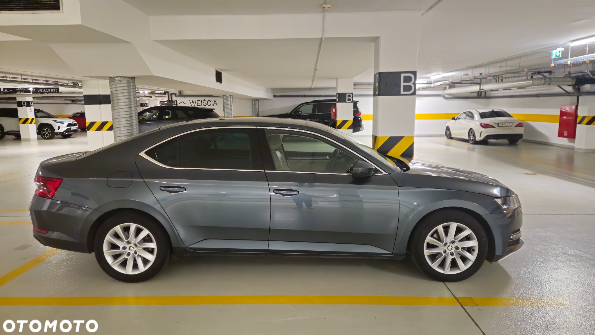 Skoda Superb 2.0 TDI SCR Style DSG - 3