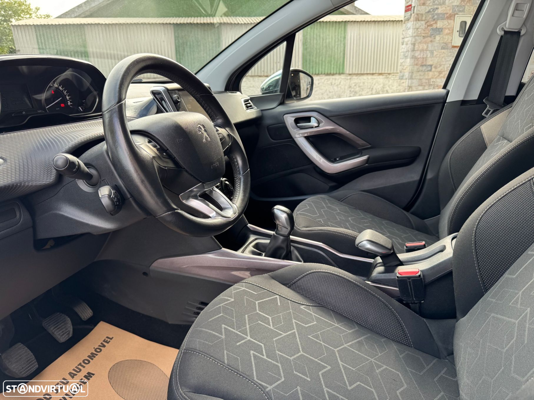 Peugeot 2008 1.2 PureTech Style - 13