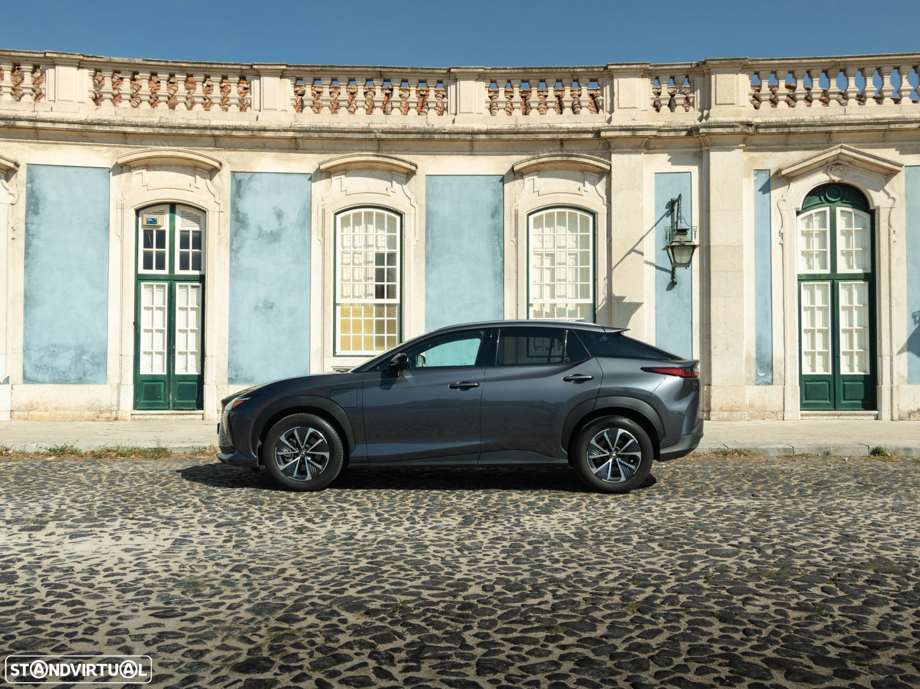 Lexus RZ 450e Executive Plus - 3