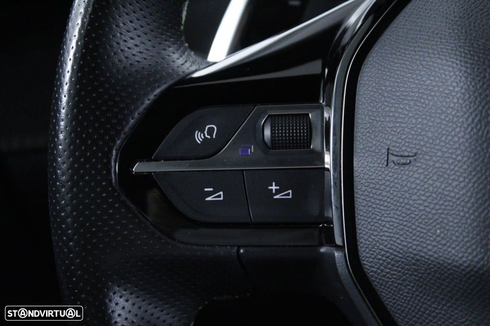 Peugeot 2008 1.5 BlueHDi GT Line EAT8 - 23