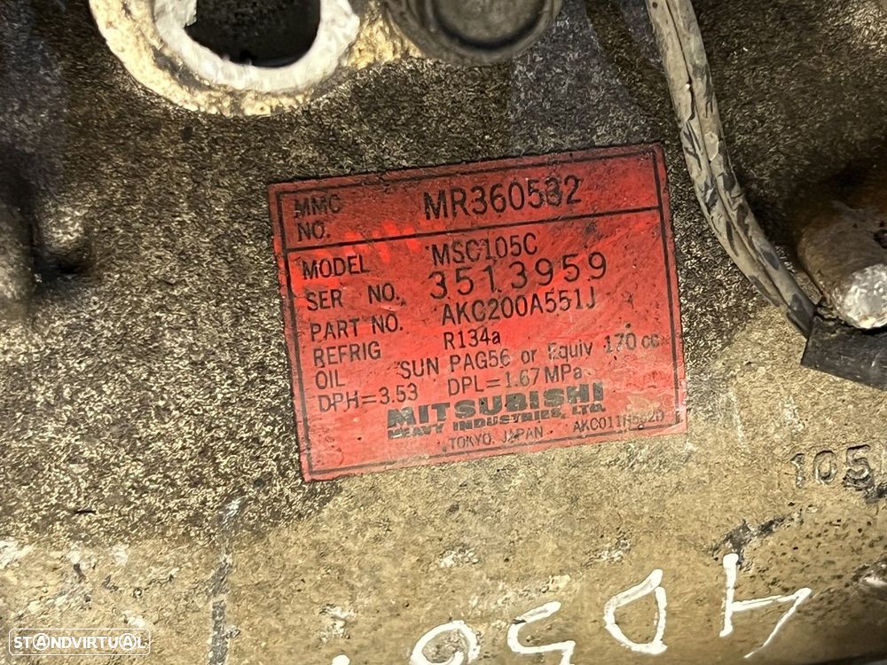 Compressor de ar condicionado MITSUBISHI PAJERO I 2.5 TD 1989 - 1990 REF. MR3605... - 5