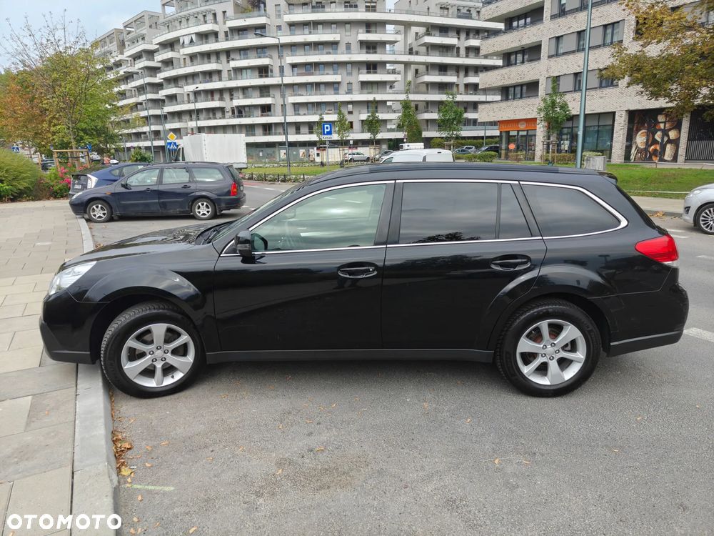Subaru Outback 2013 photo 2