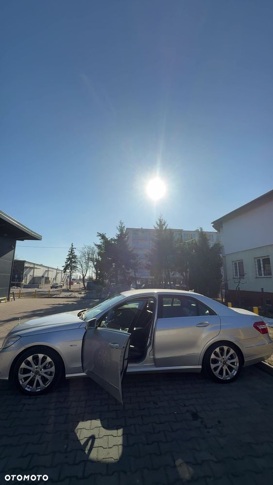 Mercedes-Benz Klasa E 350 CDI DPF 4Matic BlueEFFICIENCY 7G-TRONIC Avantgarde - 11