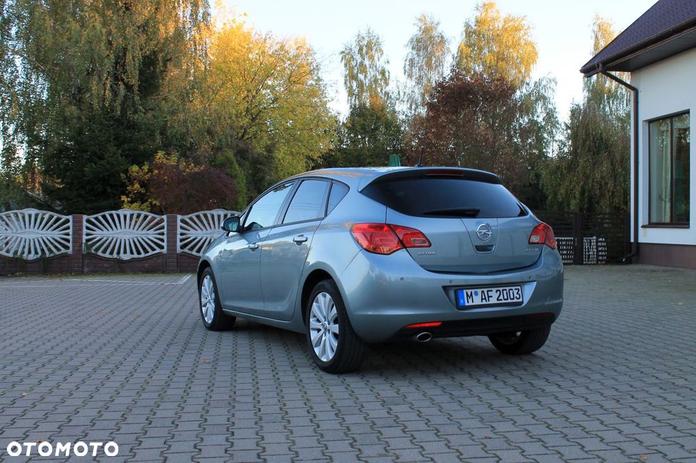 Opel Astra - 16