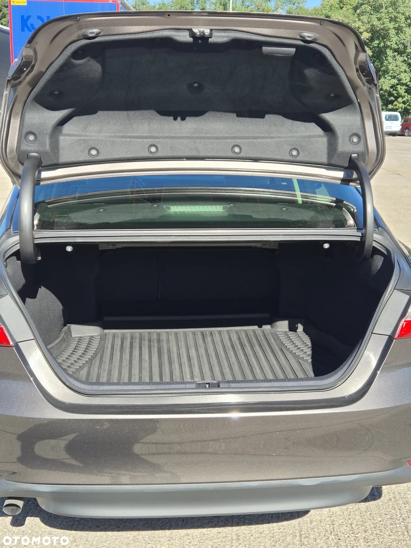 Toyota Camry - 15