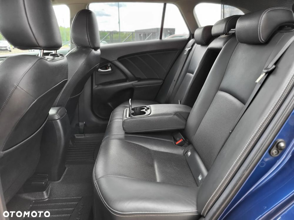 Toyota Avensis 2.0 D-4D Premium - 18