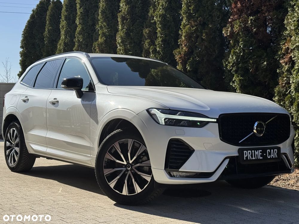 Volvo XC 60 B4 D Plus Dark - 29