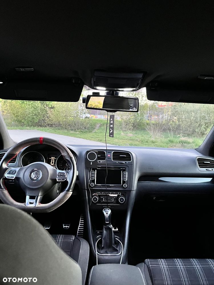 Volkswagen Golf 2.0 TDI GTD - 12