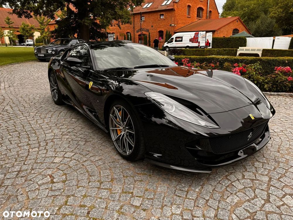Ferrari 812 Superfast - 1
