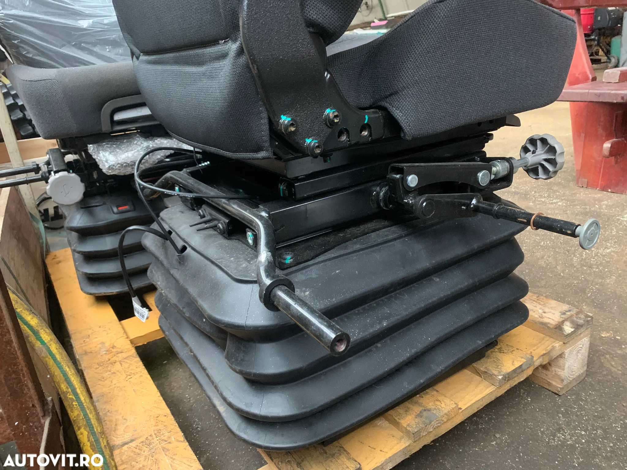 Scaun nou pentru excavator Volvo - 5