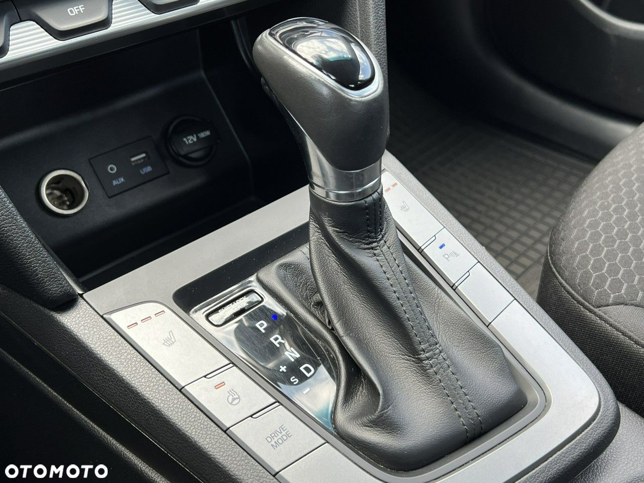 Hyundai Elantra - 21