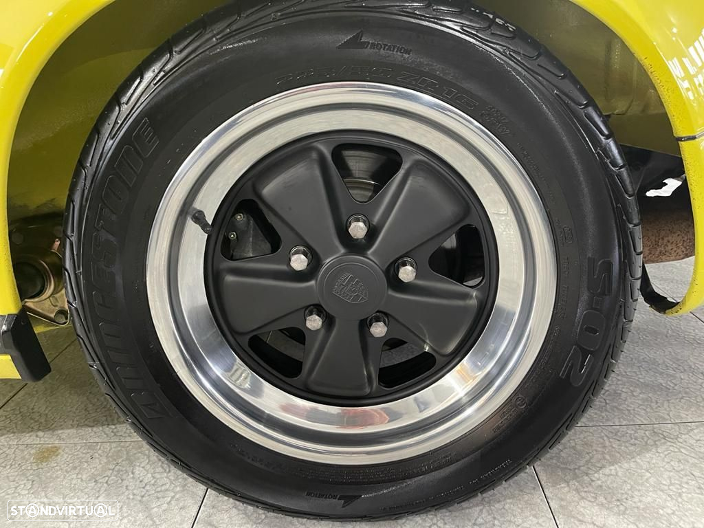 Porsche 911 Série G Carrera 3.0 - 12