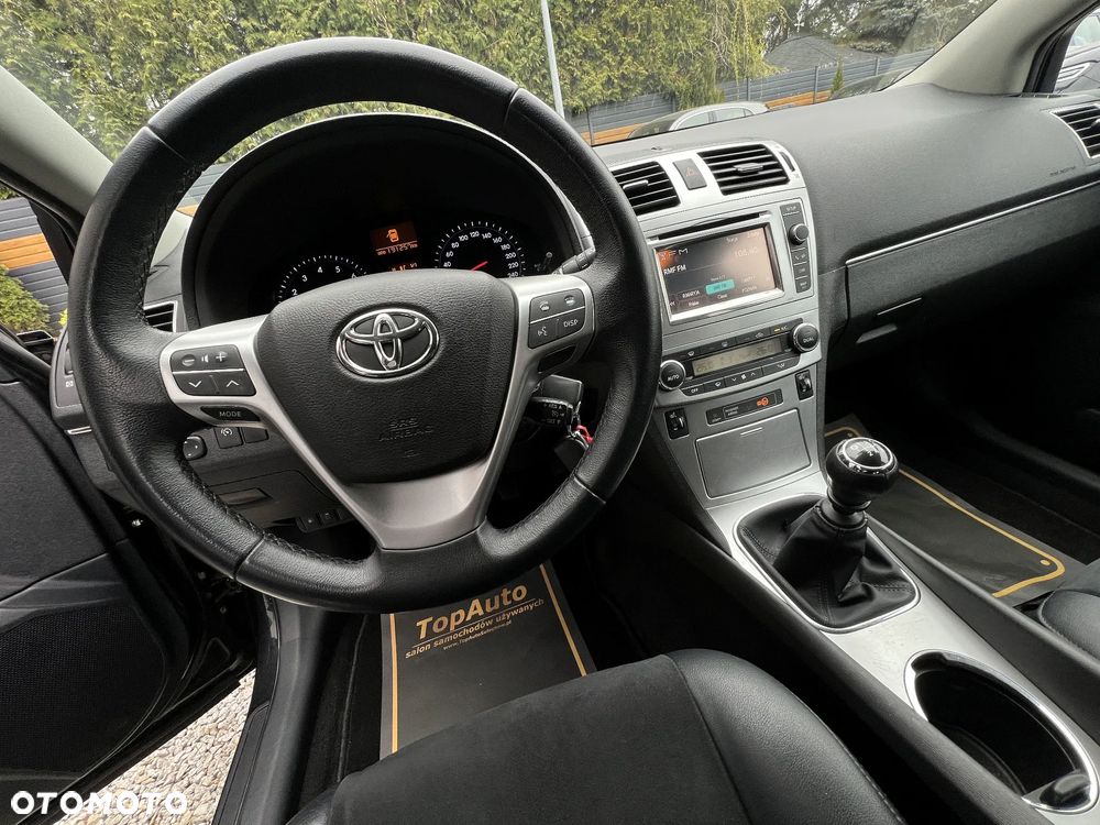 Toyota Avensis 1.8 Premium - 24