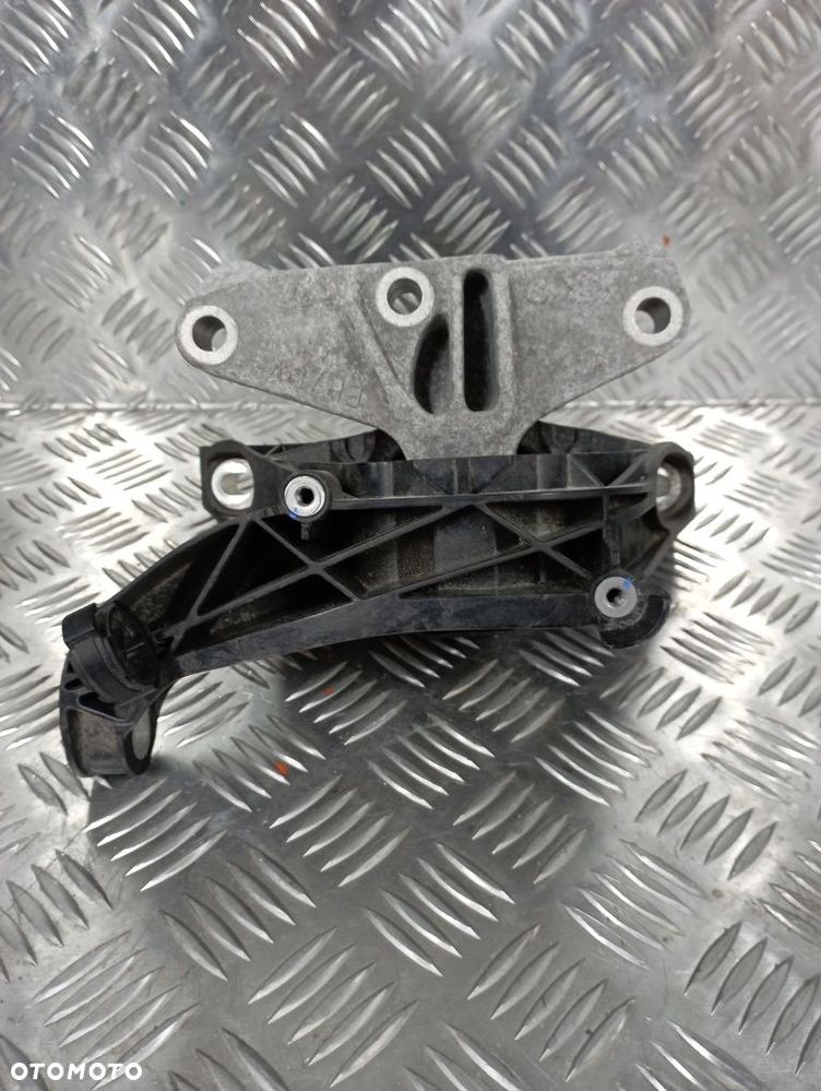 Łapa poduszka silnika Opel Astra L 6 Kombi 1.5 CDTI