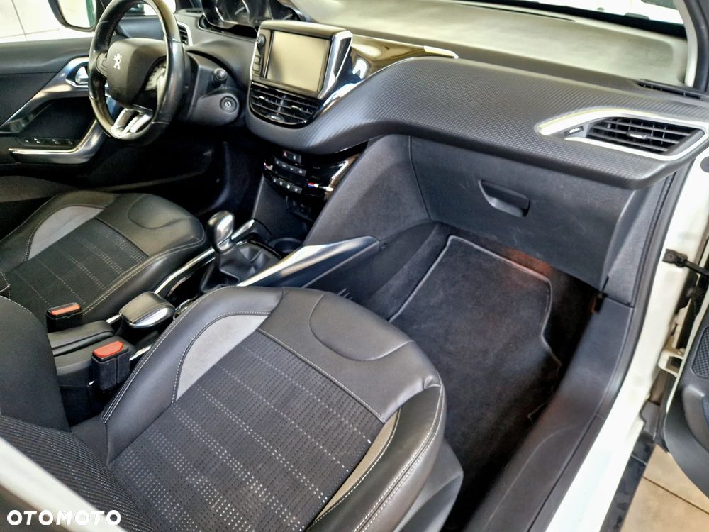 Peugeot 2008 1.6 e-HDi Allure S&S - 14