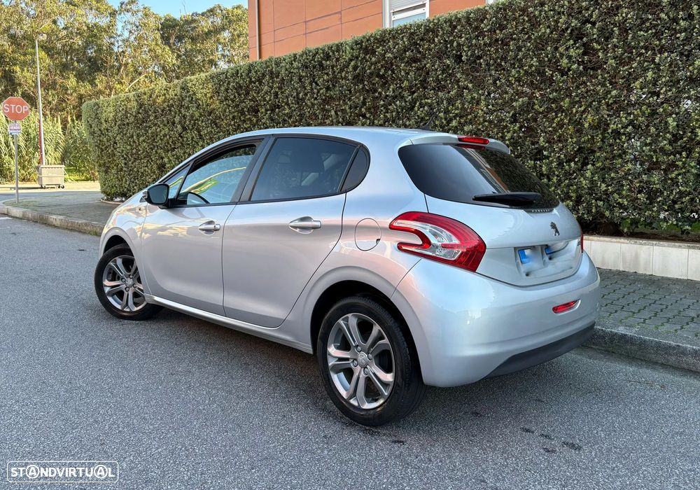 Peugeot 208 1.4 HDi SE Style - 2
