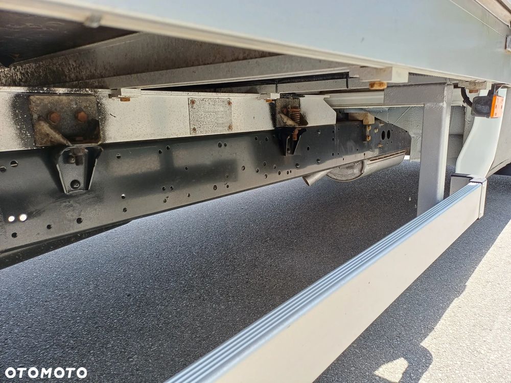 Mercedes-Benz Sprinter - 23