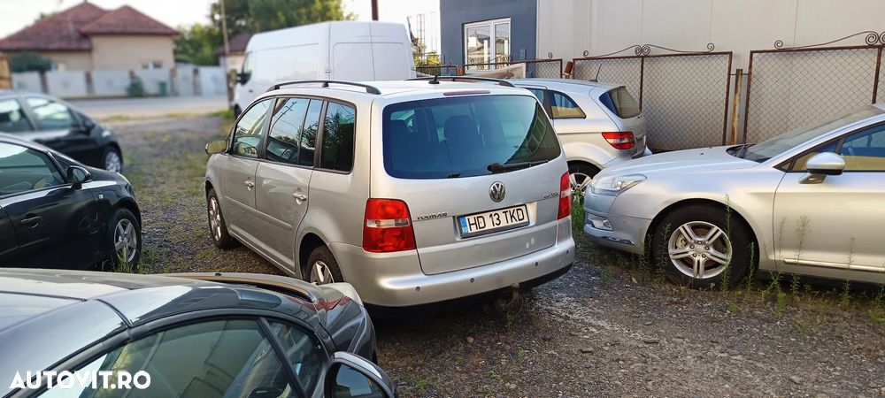 Volkswagen Touran 2.0 TDI DPF Trendline - 18
