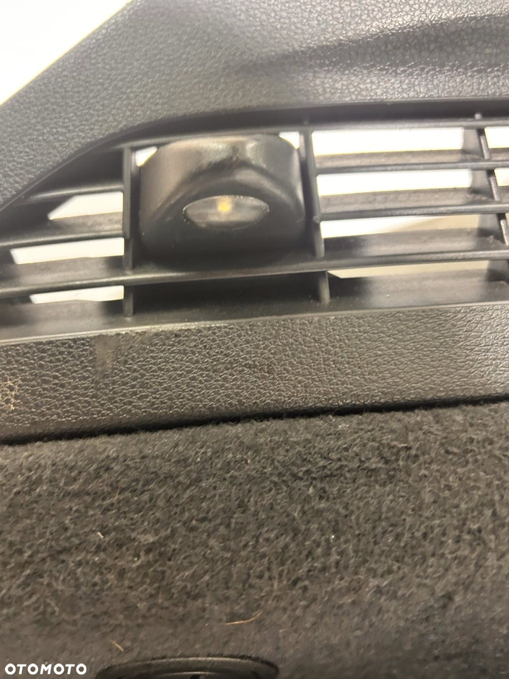 BOCZKI BOCZEK BAGAŻNIKA AUDI A3 8V KOMPLET LAWY PRAWY   8V3 863 879 D - 4