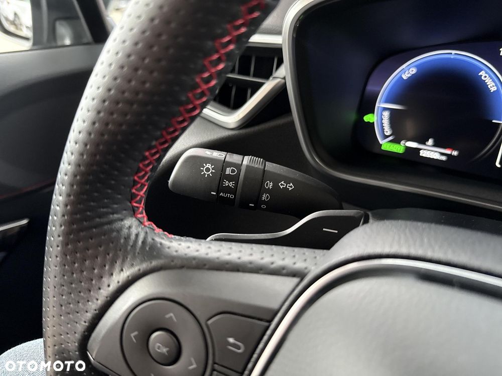 Toyota Corolla 2.0 Hybrid GR Sport Dynamic - 22