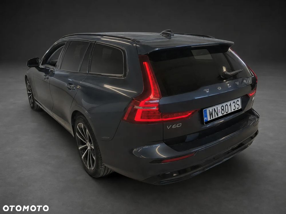 Volvo V60 T8 AWD Plug-In Hybrid Plus Dark - 2