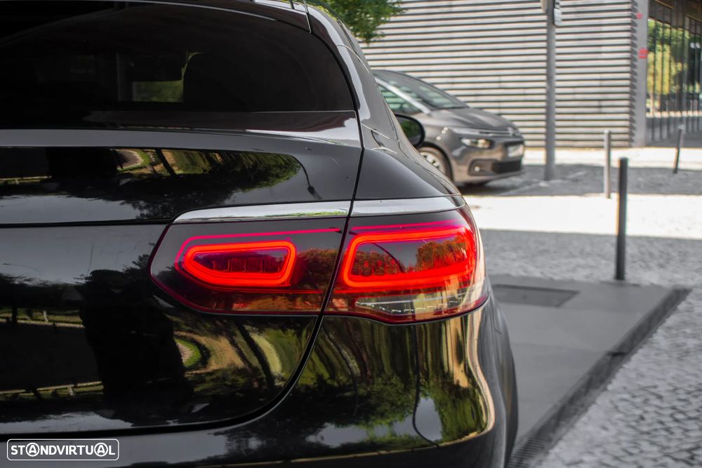 Mercedes-Benz GLC 300 d 4Matic 9G-TRONIC AMG Line - 11