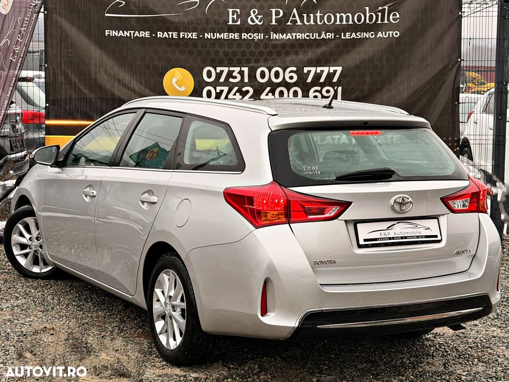 Toyota Auris 1.4 D-4D Unique - 4