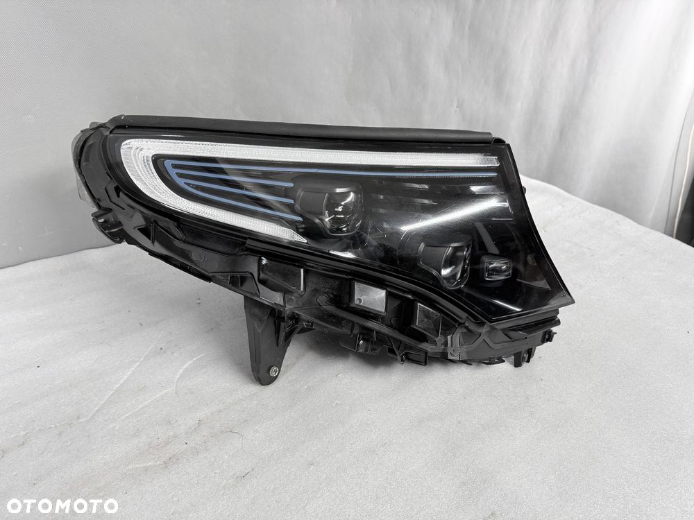 Lampa przednia prawa Mercedes-Benz EQC A293 W293 A2939060201 - 2