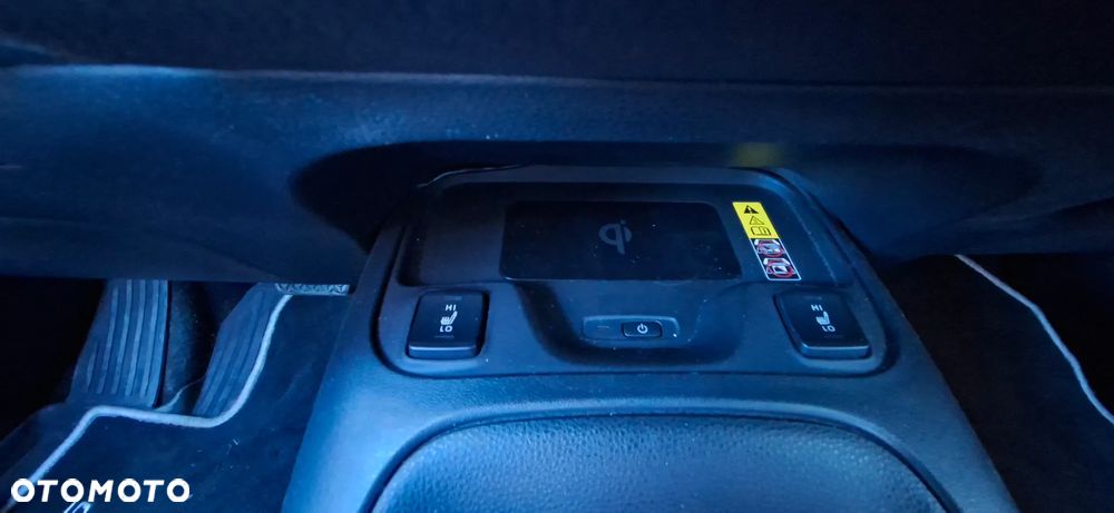 Toyota Corolla 1.8 Hybrid Comfort - 32