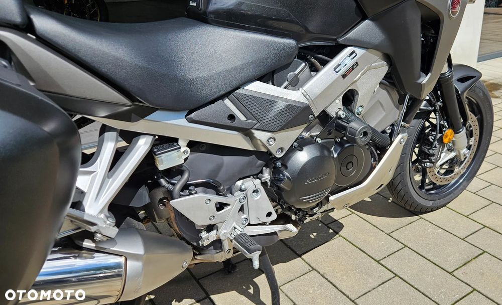 Honda VFR - 22