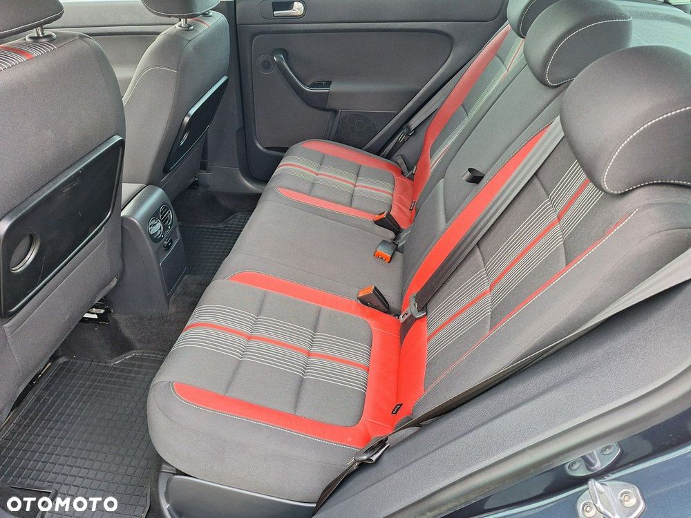 Volkswagen Golf Plus 1.6 TDI DPF MATCH - 14