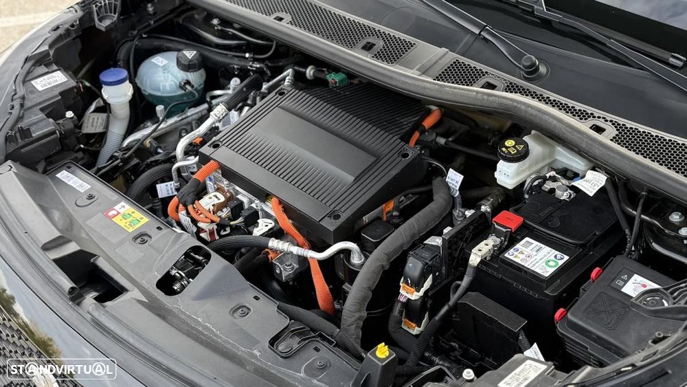 Peugeot e-2008 50 kWh Active Pack - 23