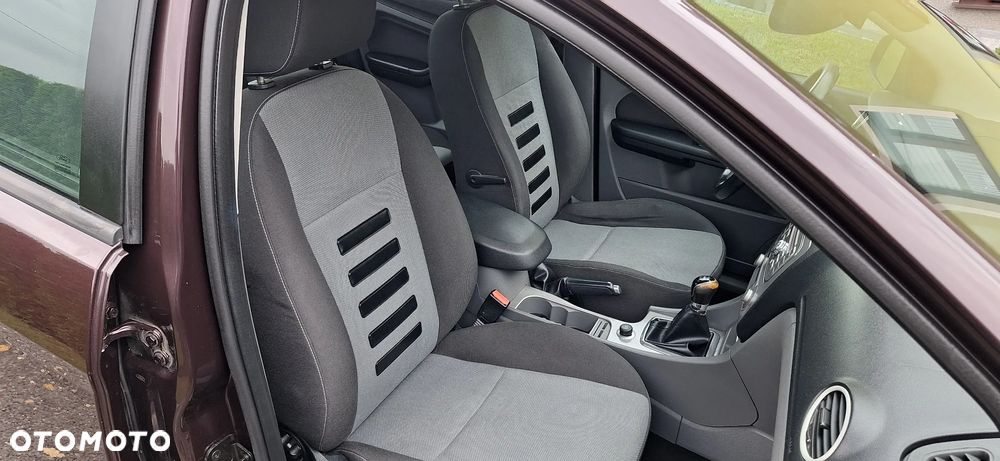 Ford Focus - 11