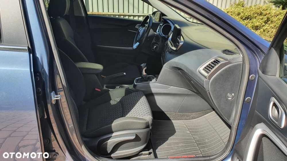 Kia Ceed - 24