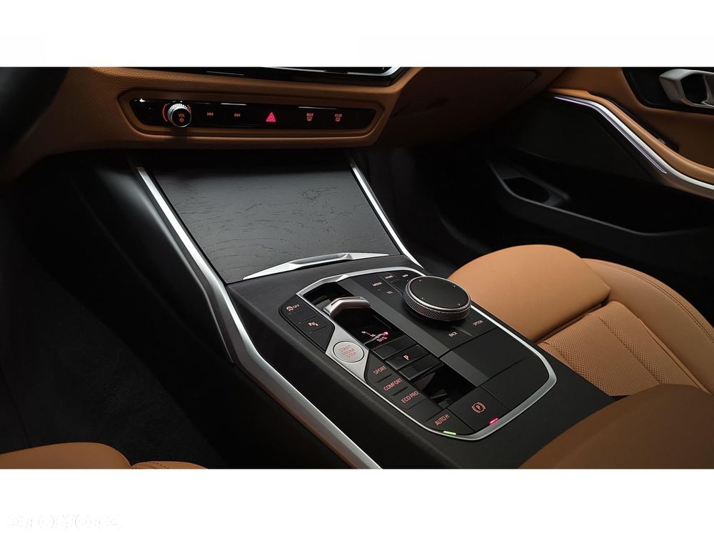 BMW Seria 3 320d xDrive M Sport - 22