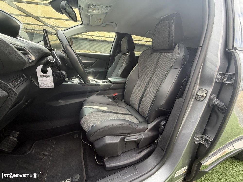 Peugeot 5008 1.2 PureTech Allure Pack EAT8 - 32